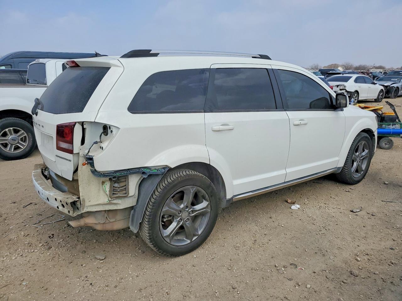 2016 Dodge Journey Crossroad - Image 3