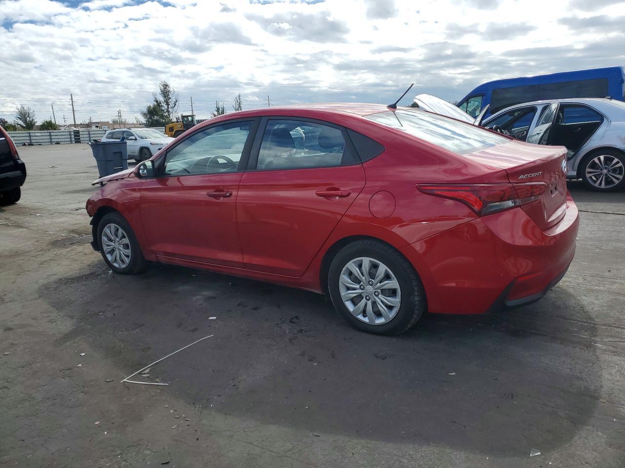 2019 Hyundai Accent Se - Фото 2