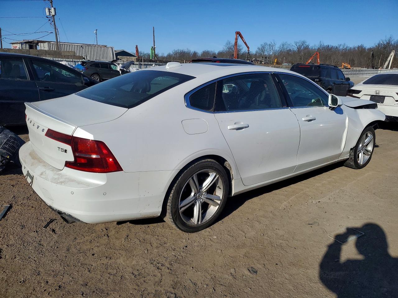 2018 Volvo S90 T5 Momentum - Фото 3