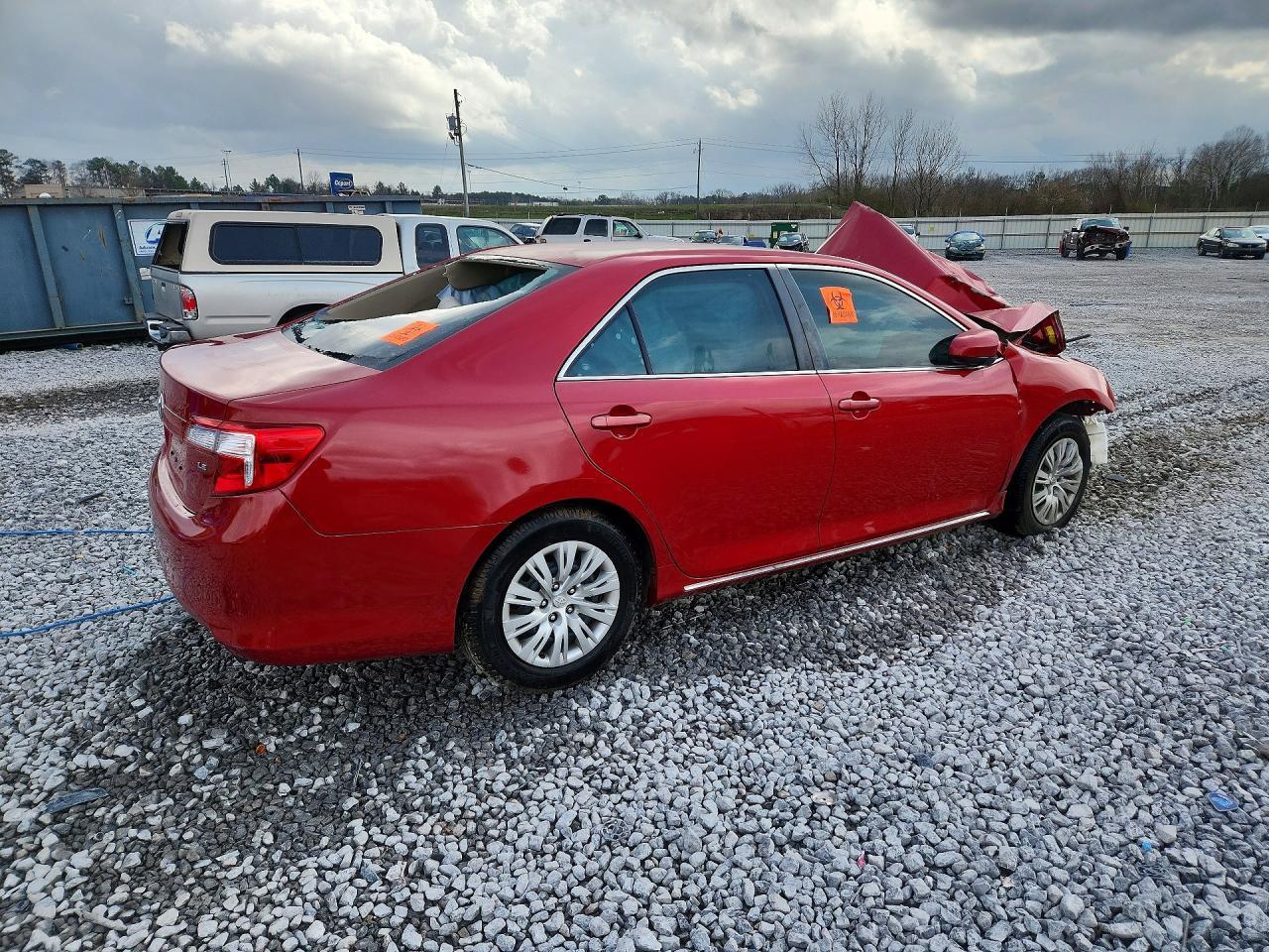 2014 Toyota Camry Le - Фото 3