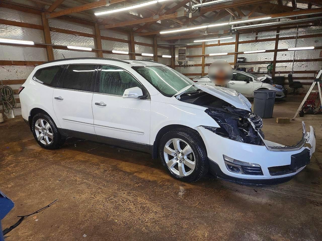 2017 Chevrolet Traverse Premier - Image 4