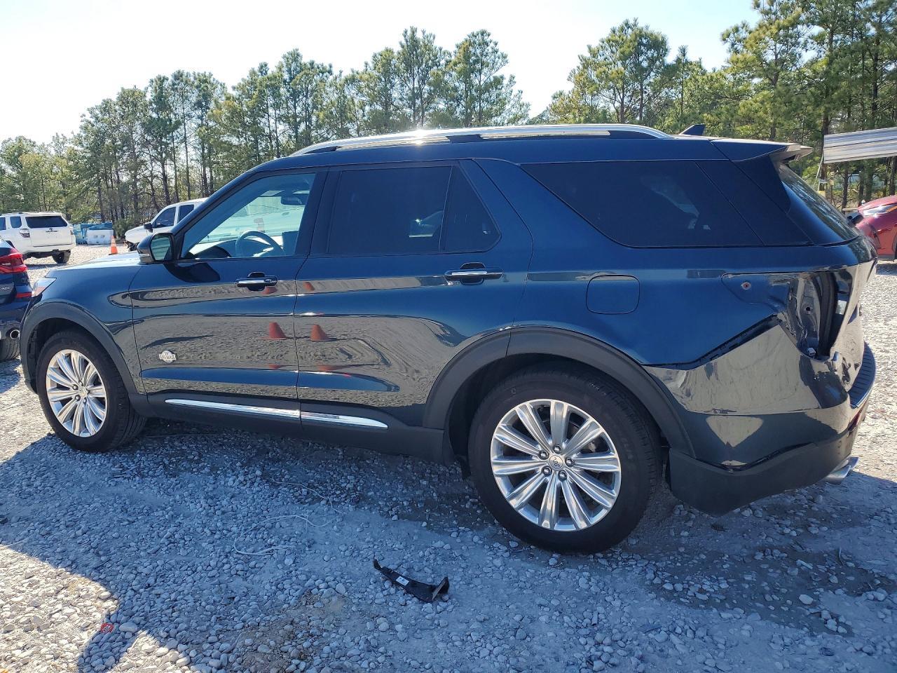 2024 Ford Explorer King Ranch - Image 2