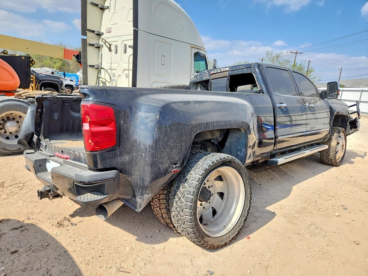2019 Chevrolet Silverado K3500 Ltz - Фото 3
