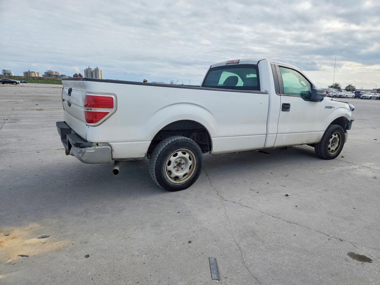 2010 Ford F150 - Фото 3