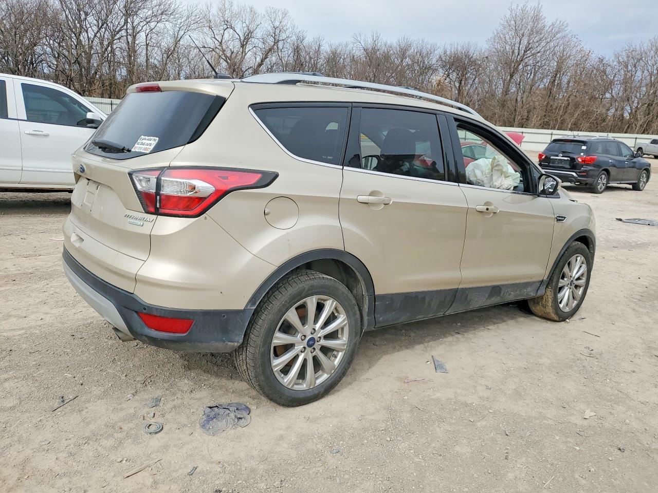 2017 Ford Escape Titanium - Фото 3
