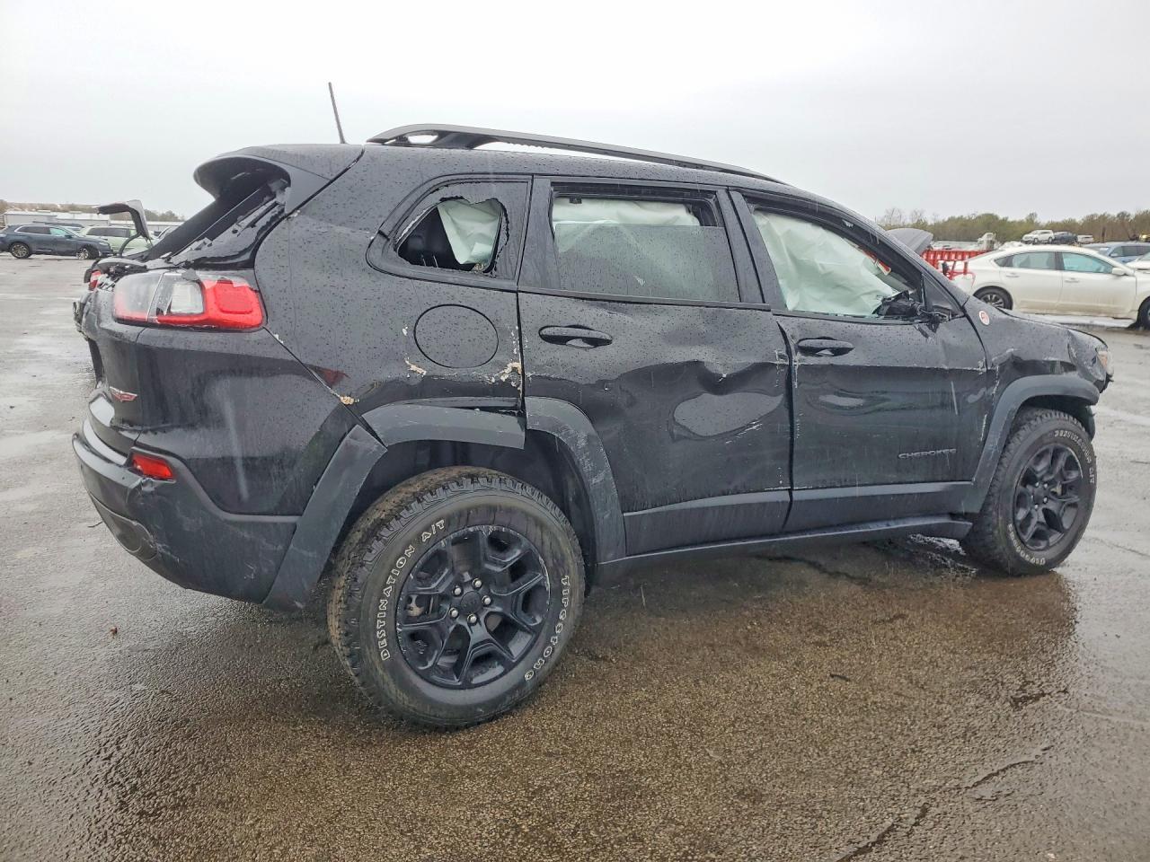 2021 Jeep Cherokee Trailhawk - Image 3