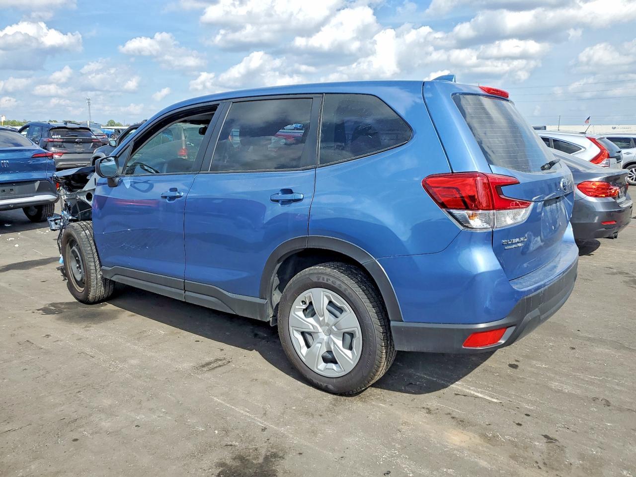 2023 Subaru Forester - Image 2