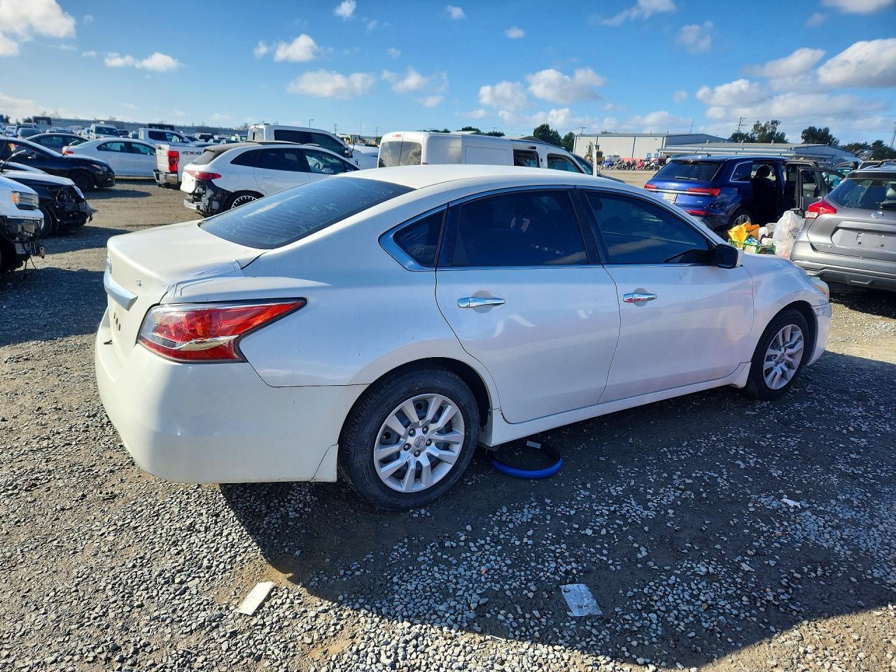 2015 Nissan Altima 2.5 - Image 3