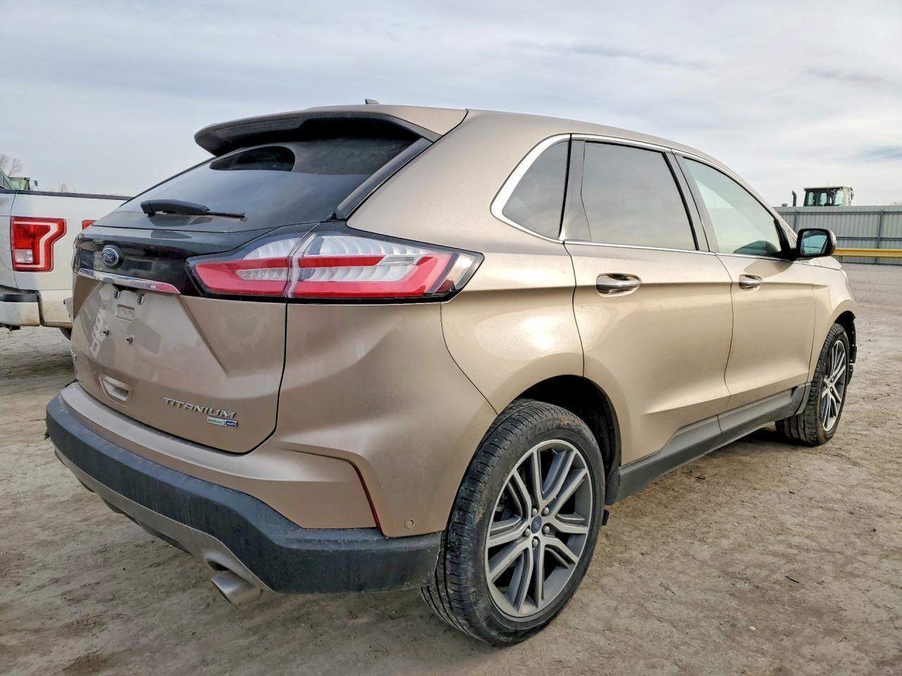 2020 Ford Edge Titanium - Фото 3