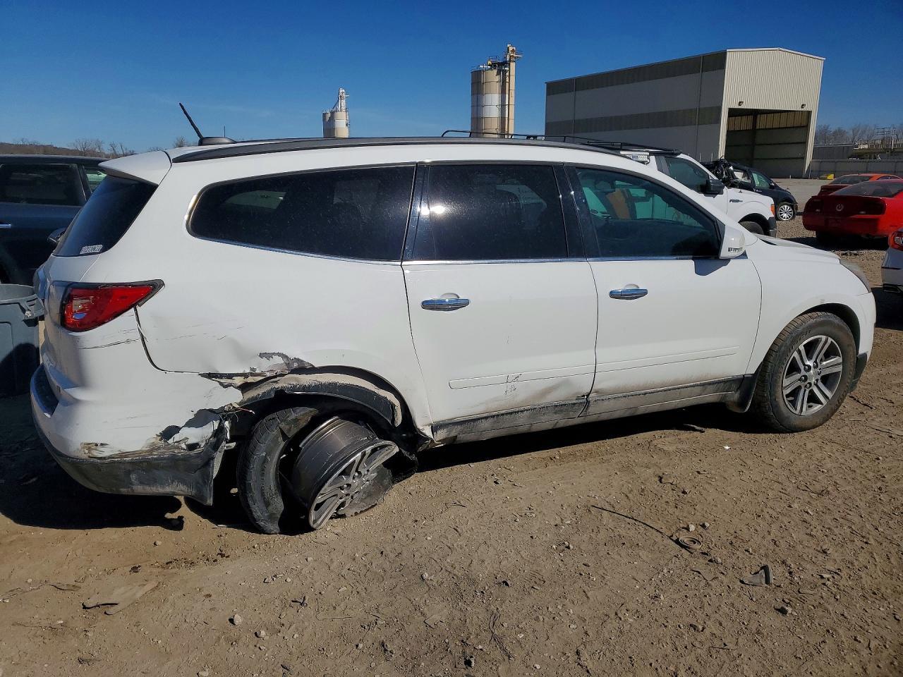 2017 Chevrolet Traverse Lt - Image 3
