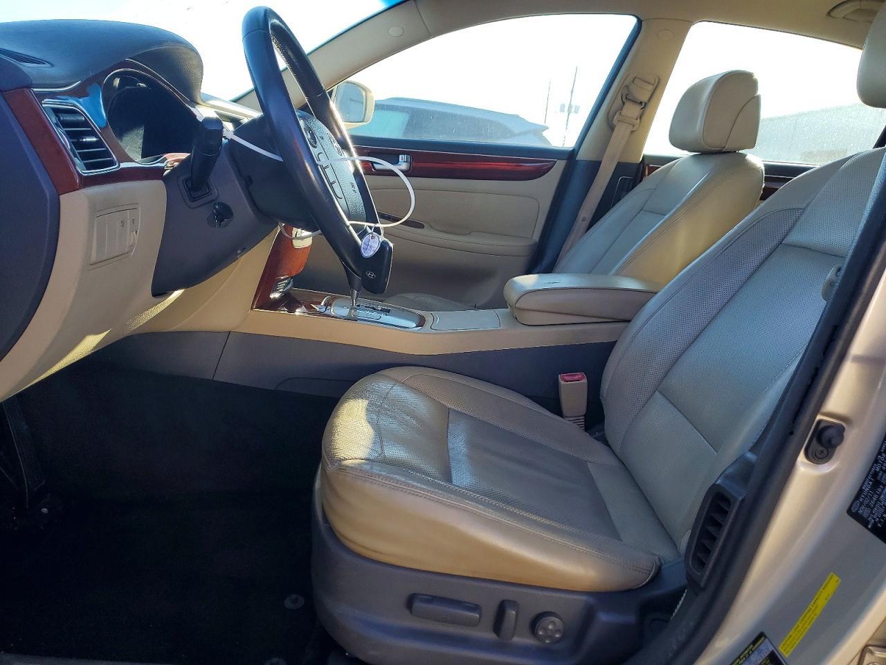 2012 Hyundai Genesis 3.8L - Image 7