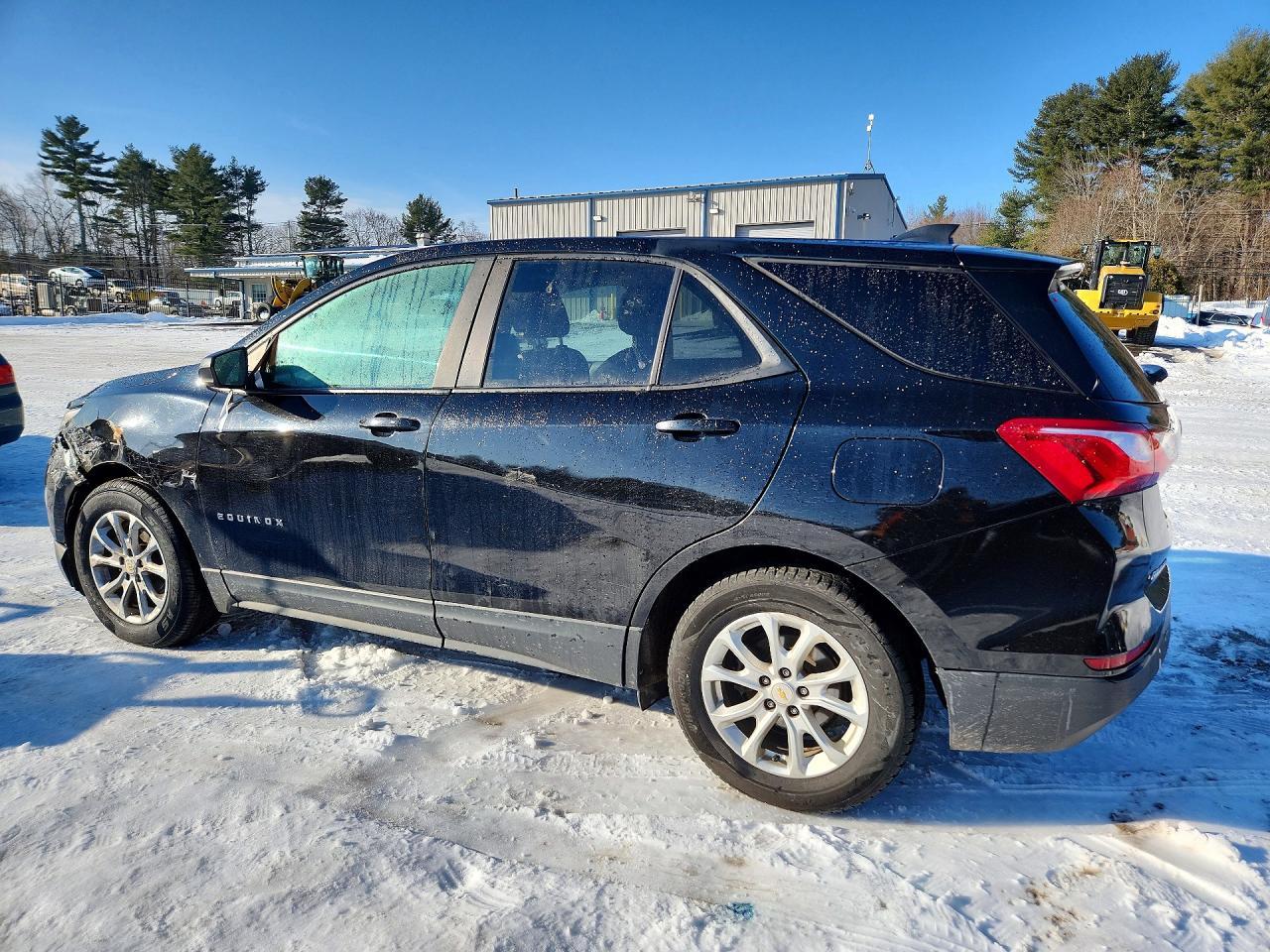 2020 Chevrolet Equinox Ls - Image 2