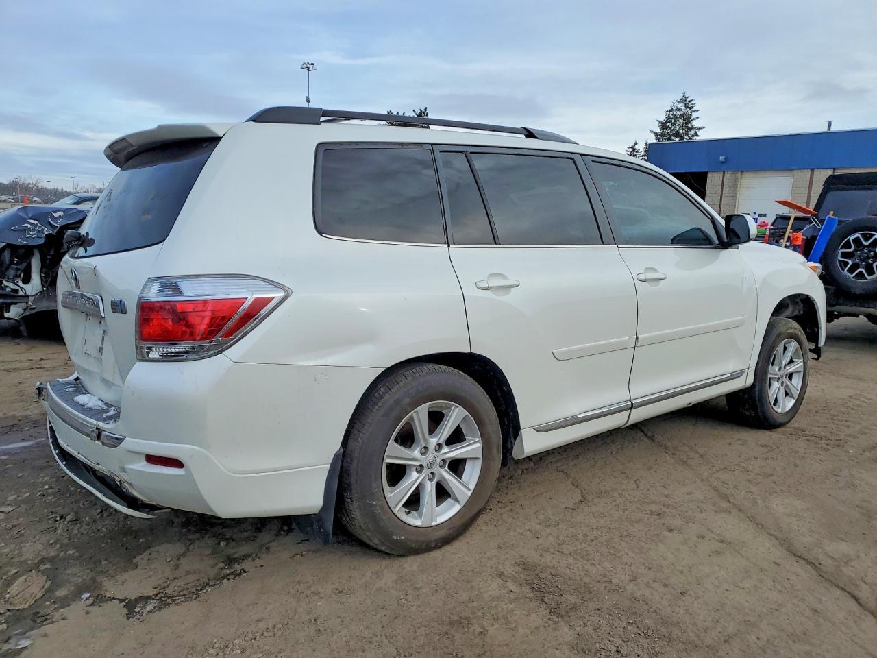 2013 Toyota Highlander Hybrid Base - Фото 3