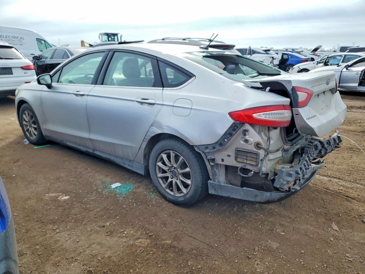 2016 Ford Fusion S - Фото 2
