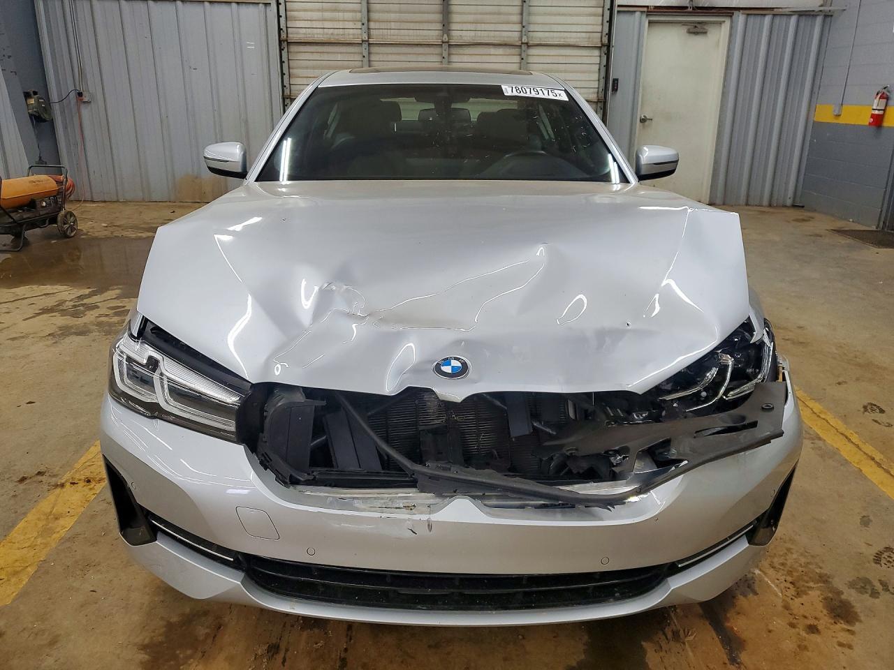 2021 BMW 530 I - Image 5