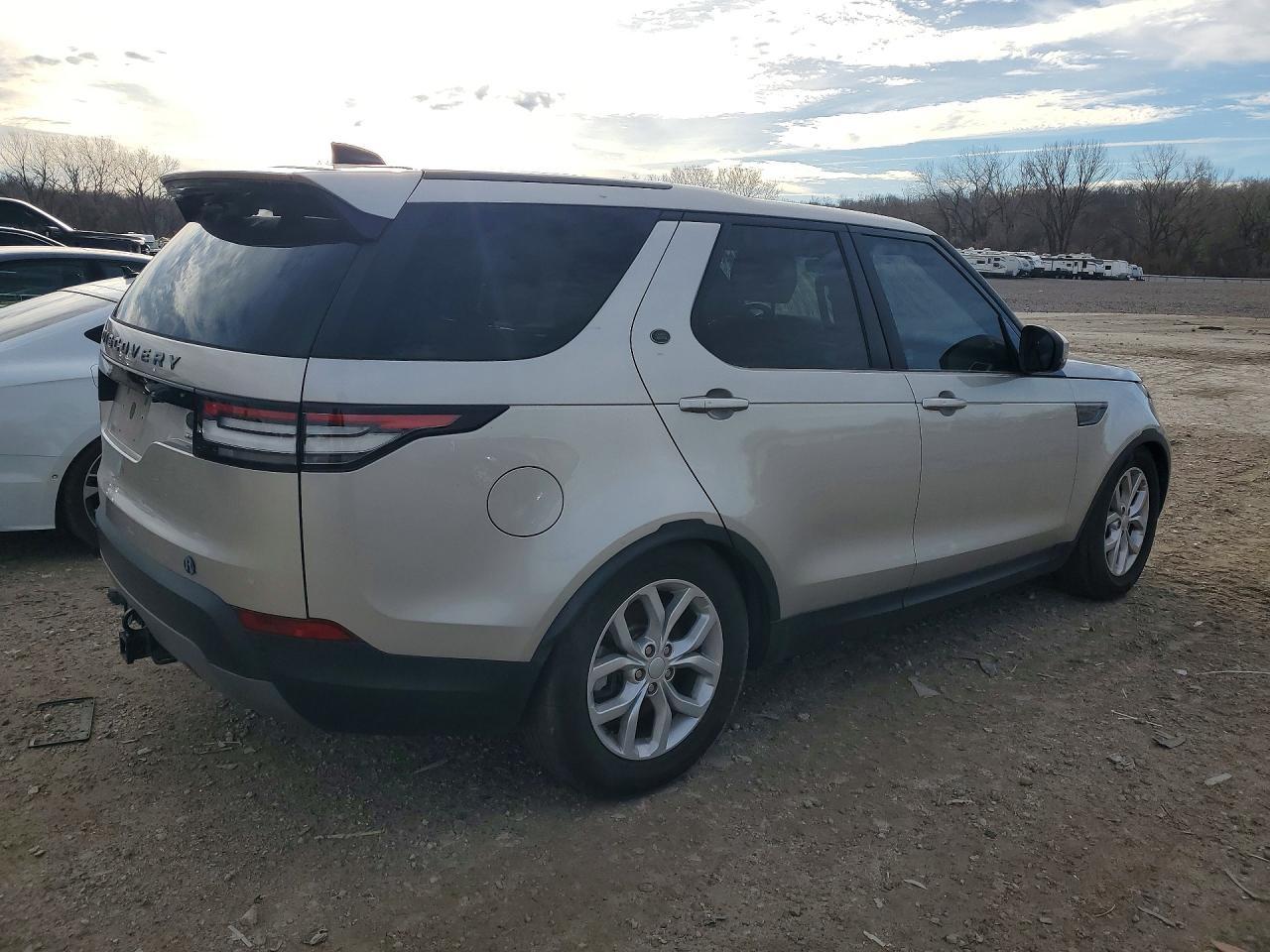 2017 Land Rover Discovery Se - Фото 3