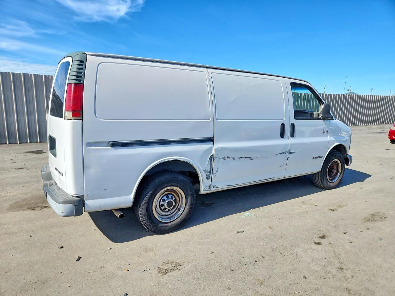 1998 Chevrolet Express Delivery Van - Фото 3