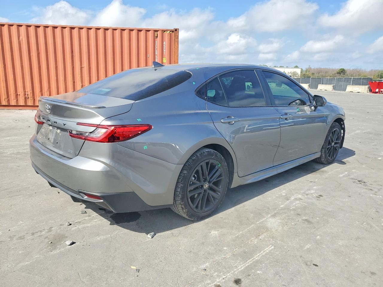 2026 Toyota Camry - Фото 3