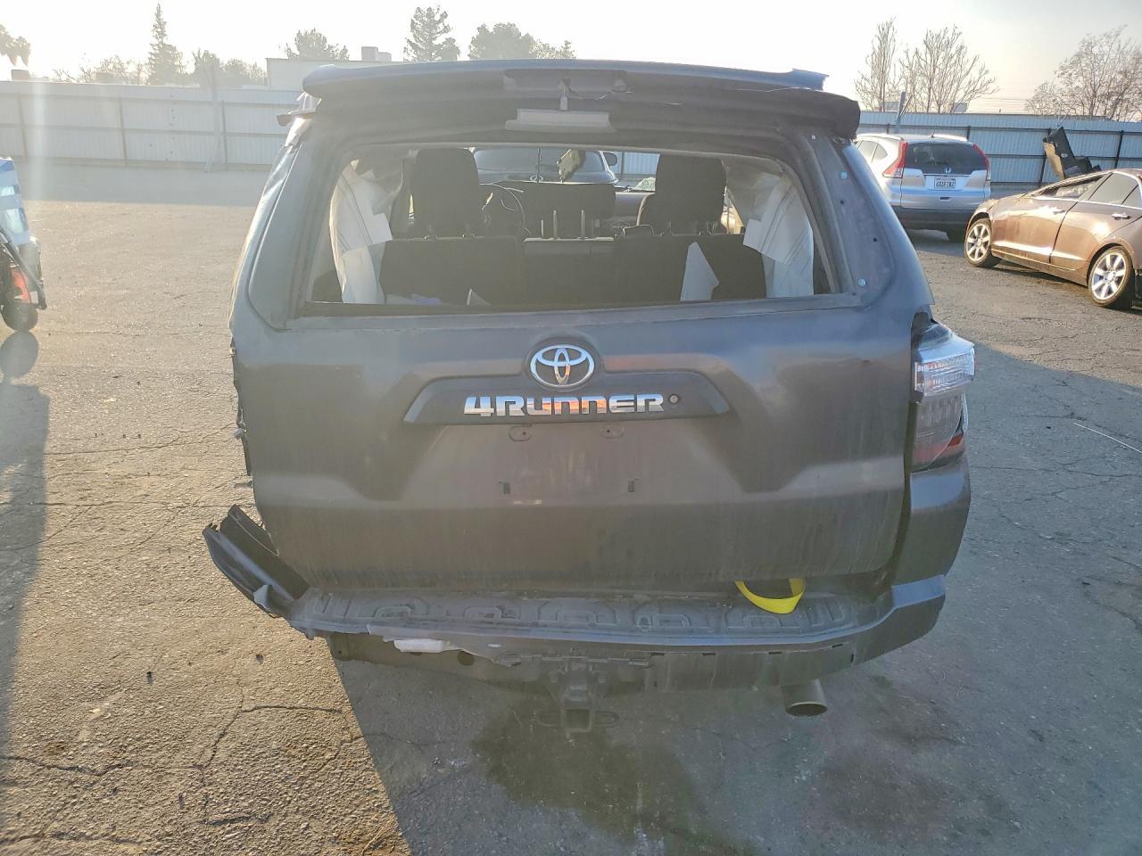 2015 Toyota 4Runner Sr5/Sr5 Premium - Image 6