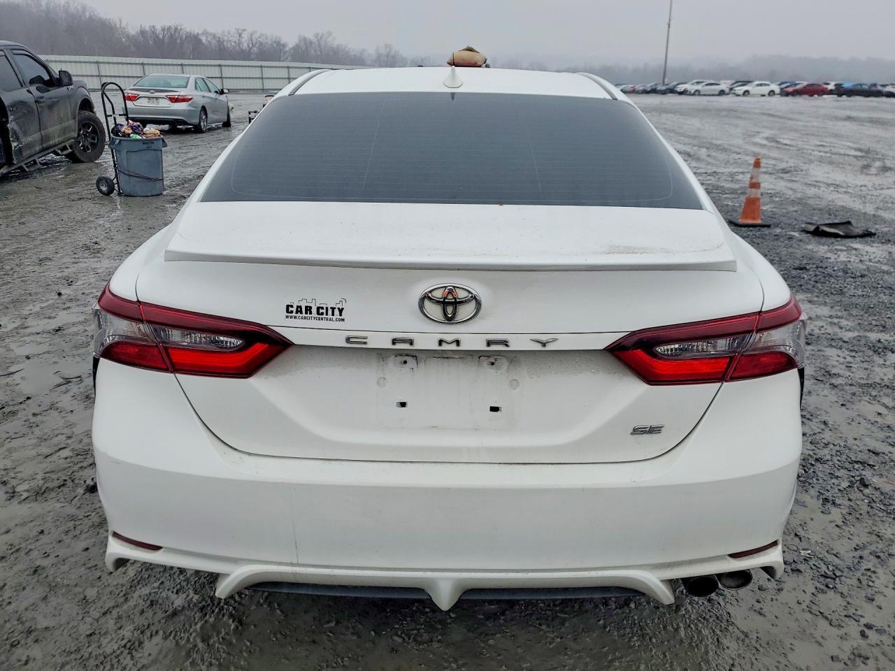 2021 Toyota Camry Se - Image 6