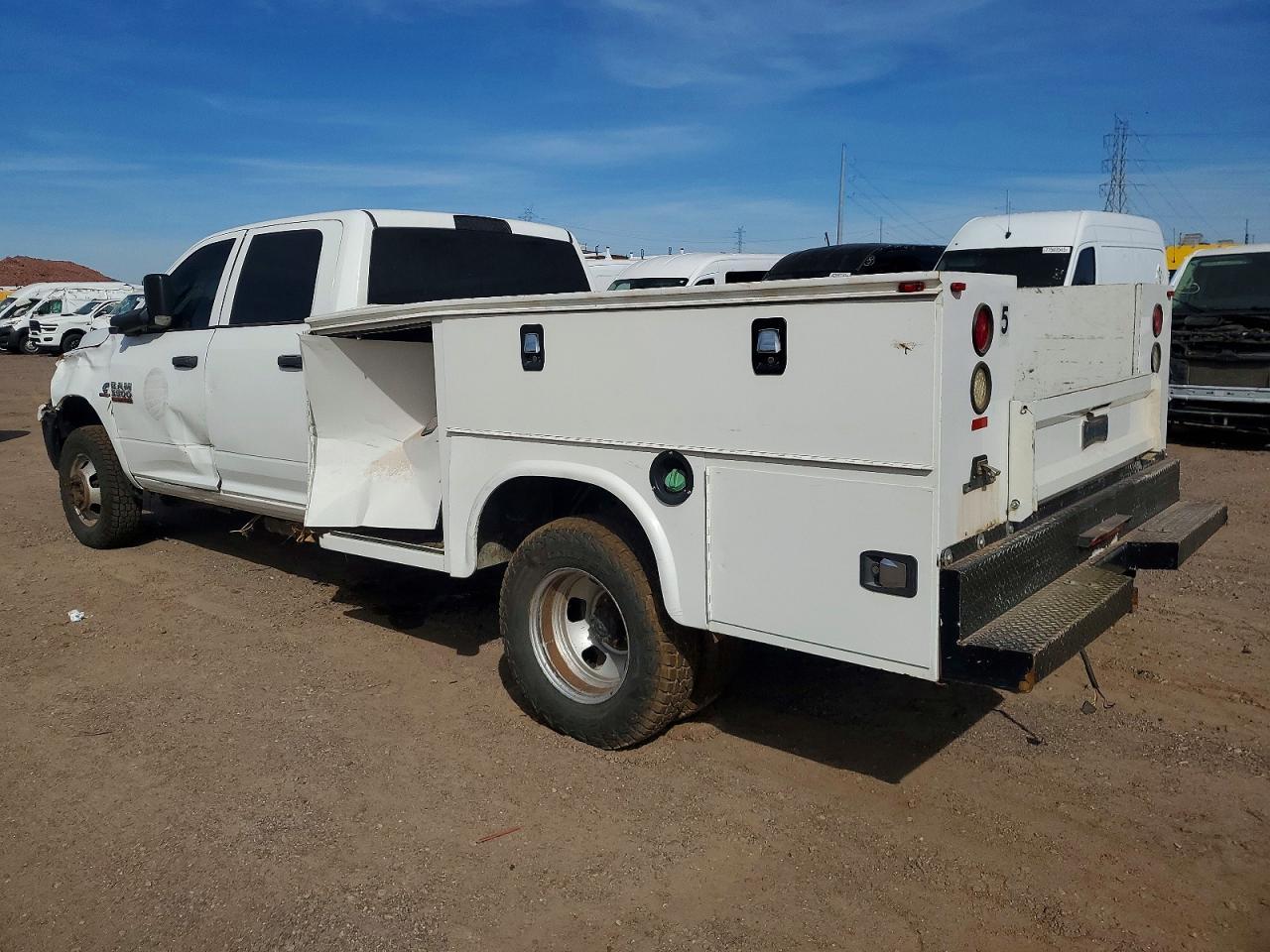 2018 Ram 3500 Utility / Service Truck 6.7L V8 Tdsl - Image 3