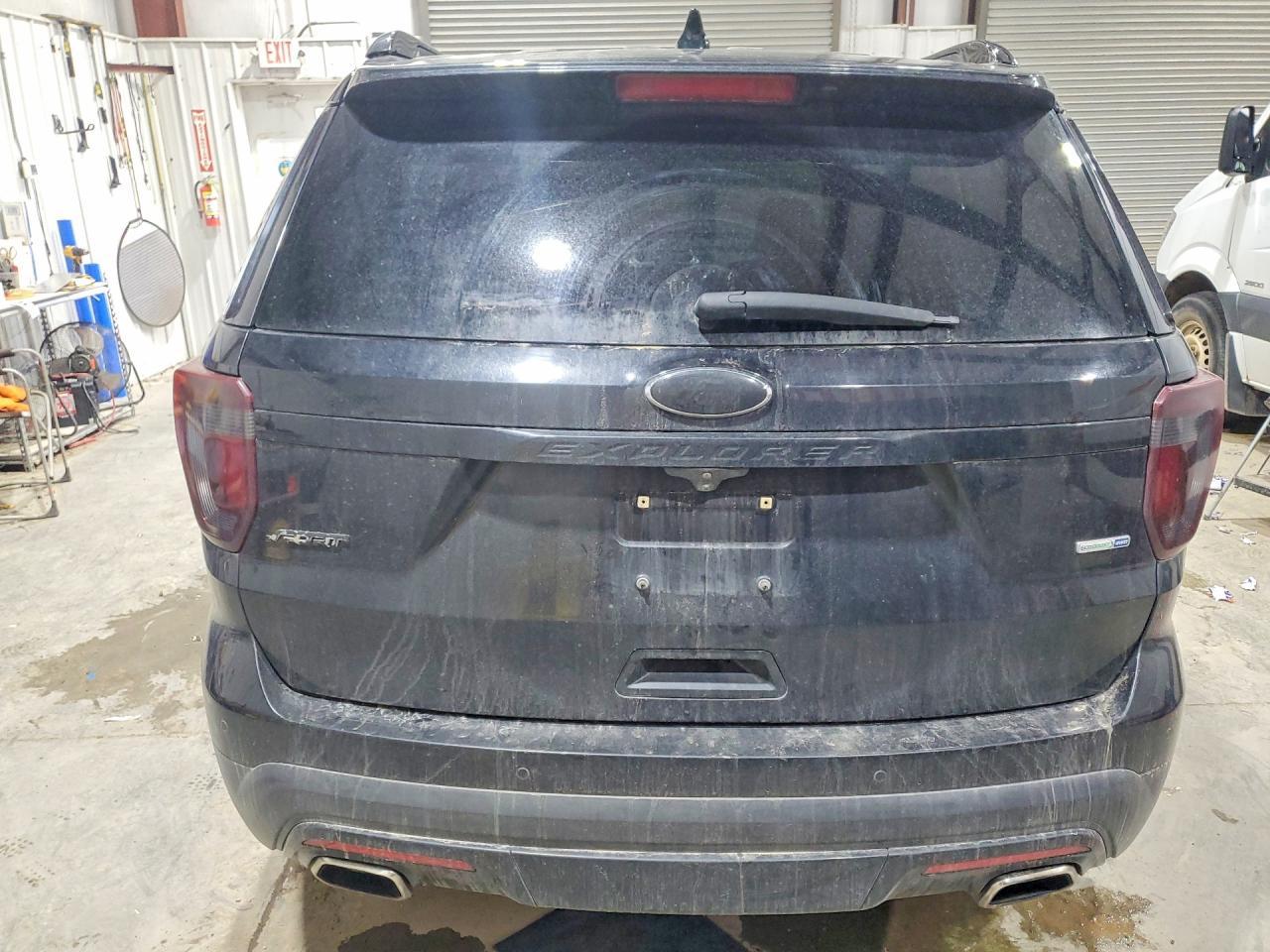 2017 Ford Explorer Sport - Image 6
