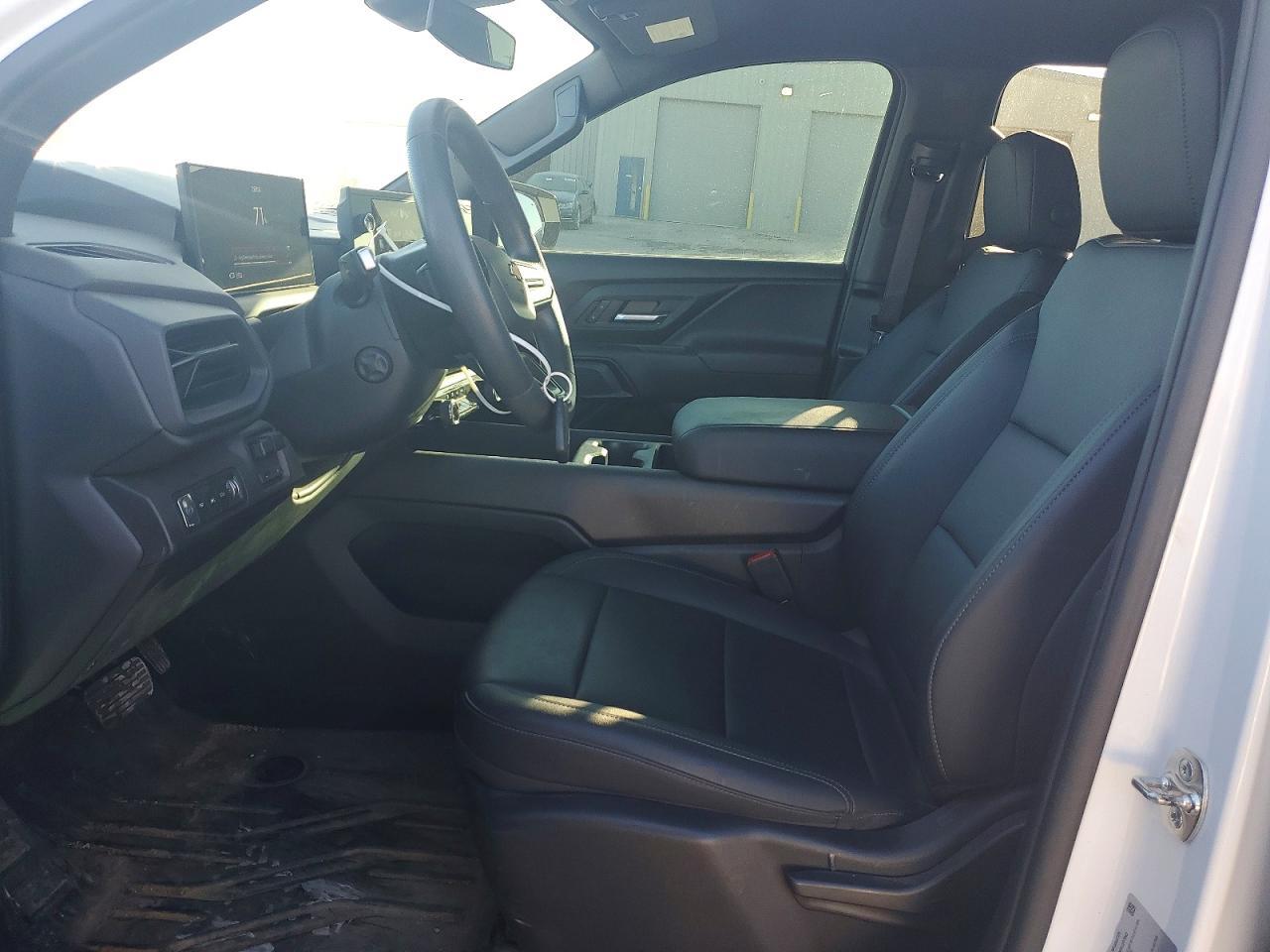 2024 Chevrolet Silverado - Image 7