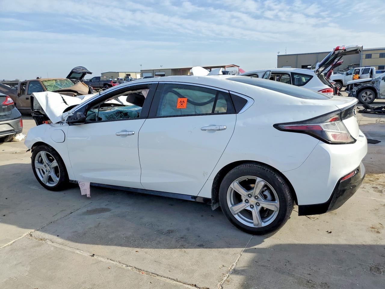 2017 Chevrolet Volt Lt - Image 2