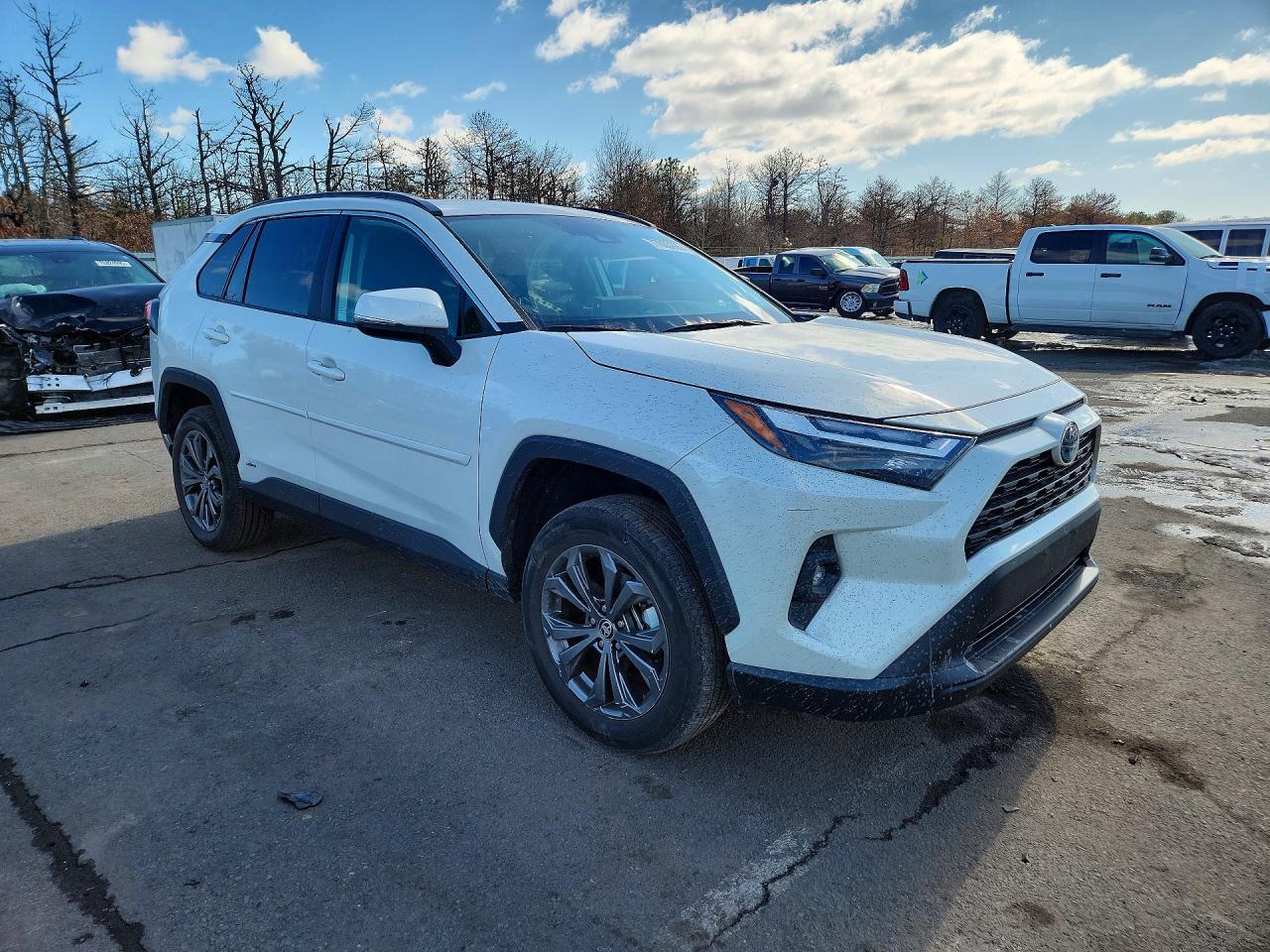 2022 Toyota Rav4 Xle Premium - Image 4