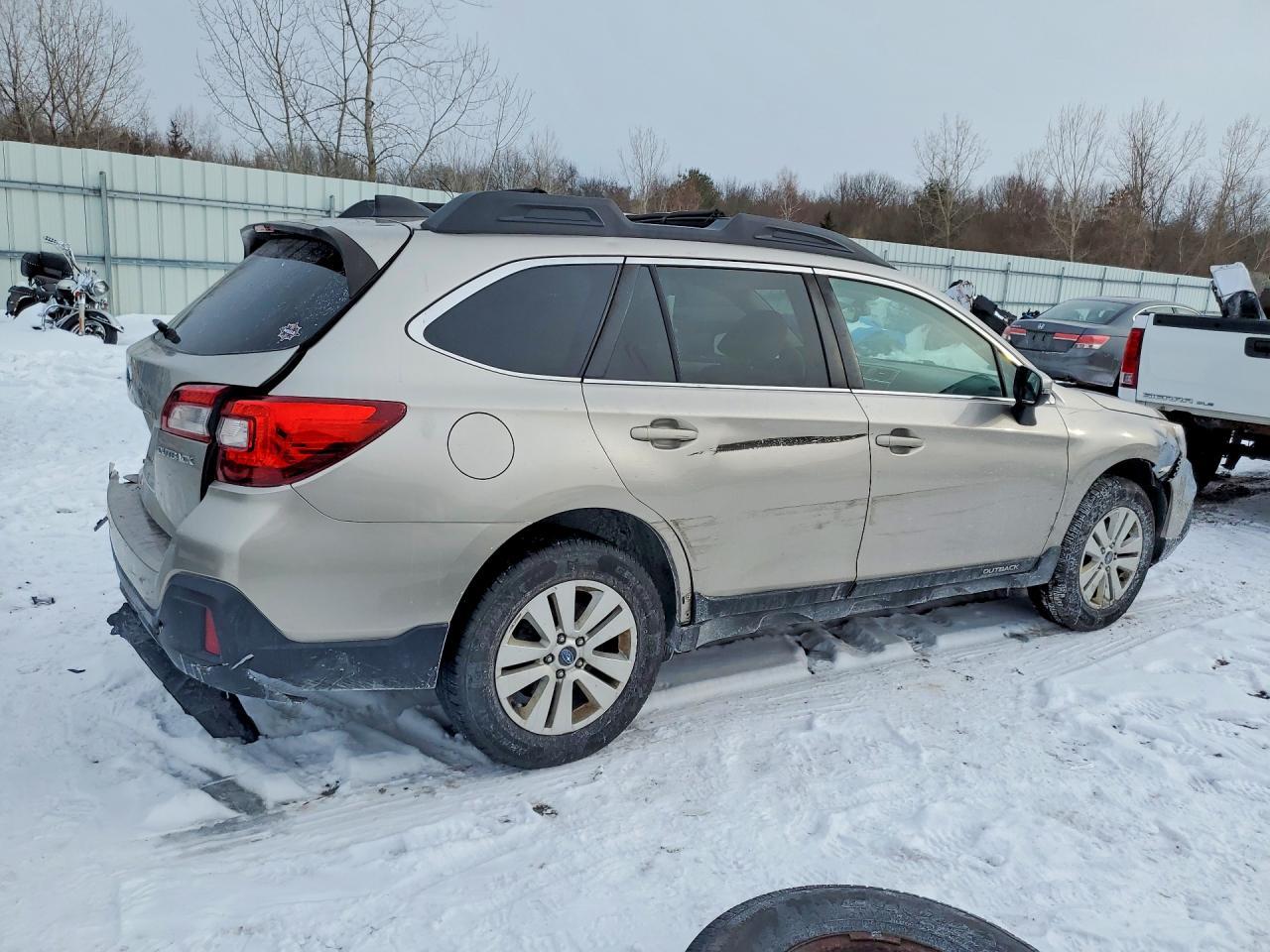 2018 Subaru Outback 2.5I Premium - Фото 3