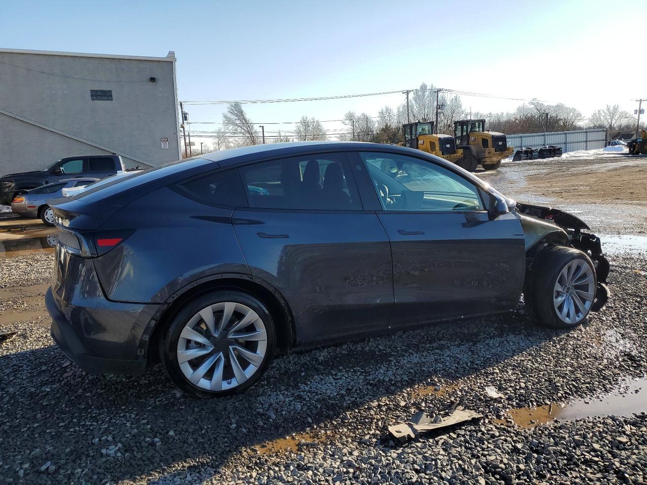 2026 Tesla Model Y - Image 3