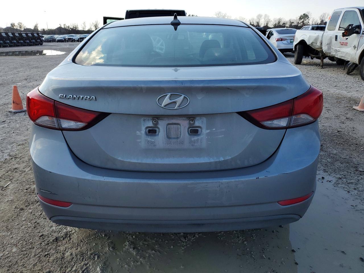 2015 Hyundai Elantra Se - Image 6