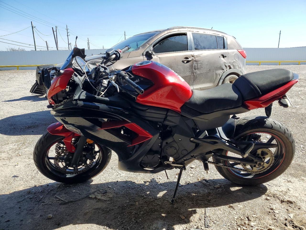 2016 Kawasaki Ex650 E - Image 3