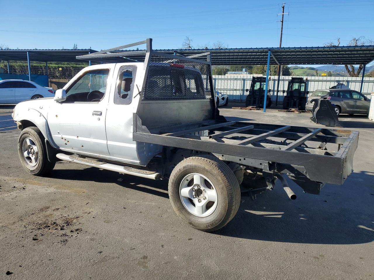 2001 Nissan Frontier Flatbed Truck - Image 2