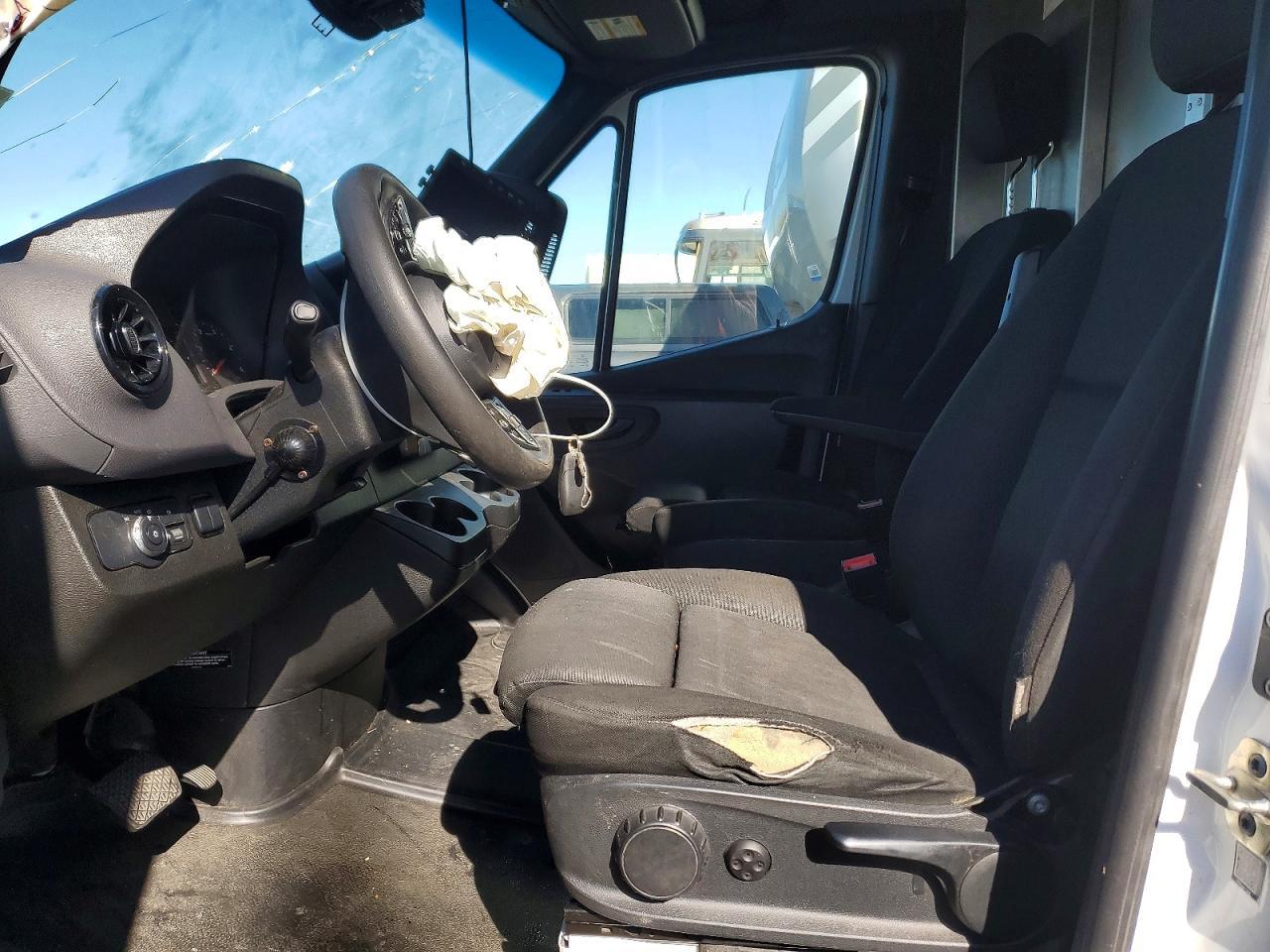 2020 Mercedes Benz Sprinter 2500 Delivery Van - Фото 7