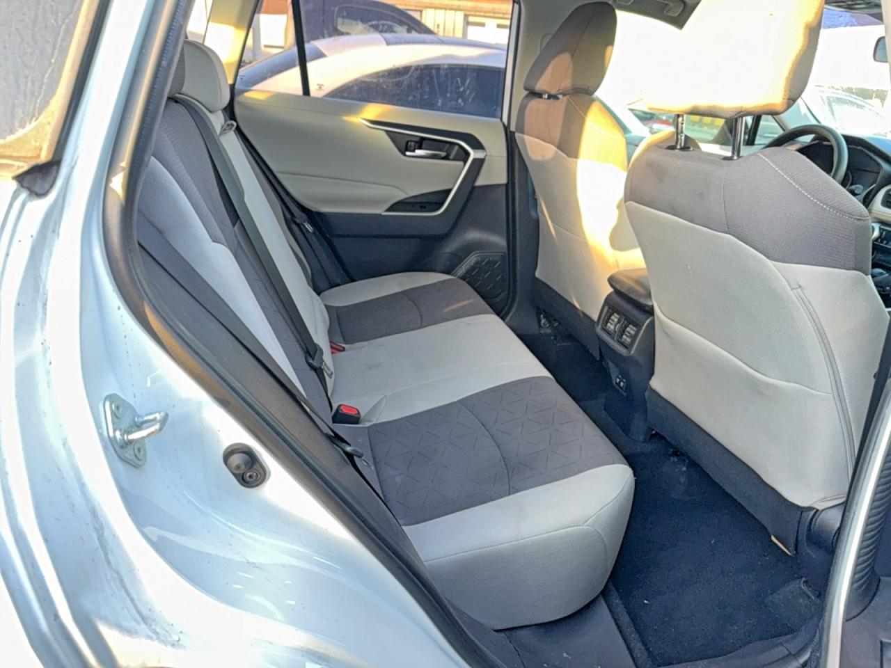 2021 Toyt Rav4 Xle White - Фото 6