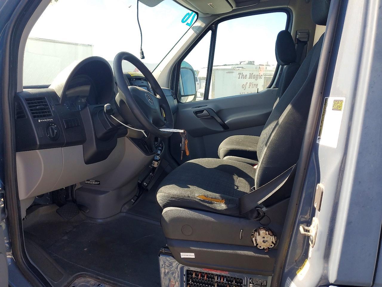 2019 Mercedes Benz Sprinter 2500 Delivery Van - Фото 7