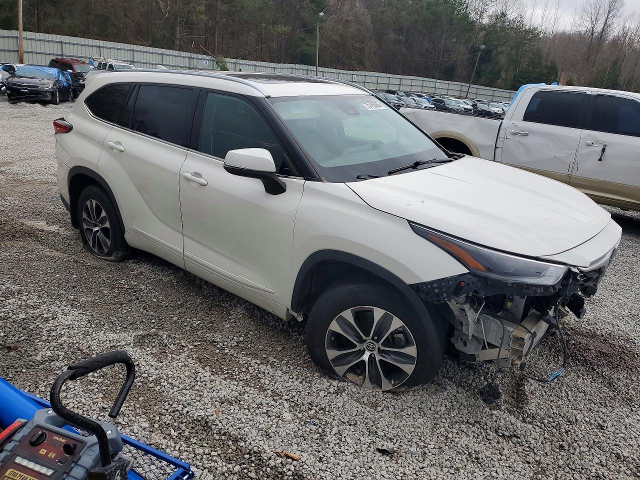 2021 Toyota Highlander Xle - Фото 4