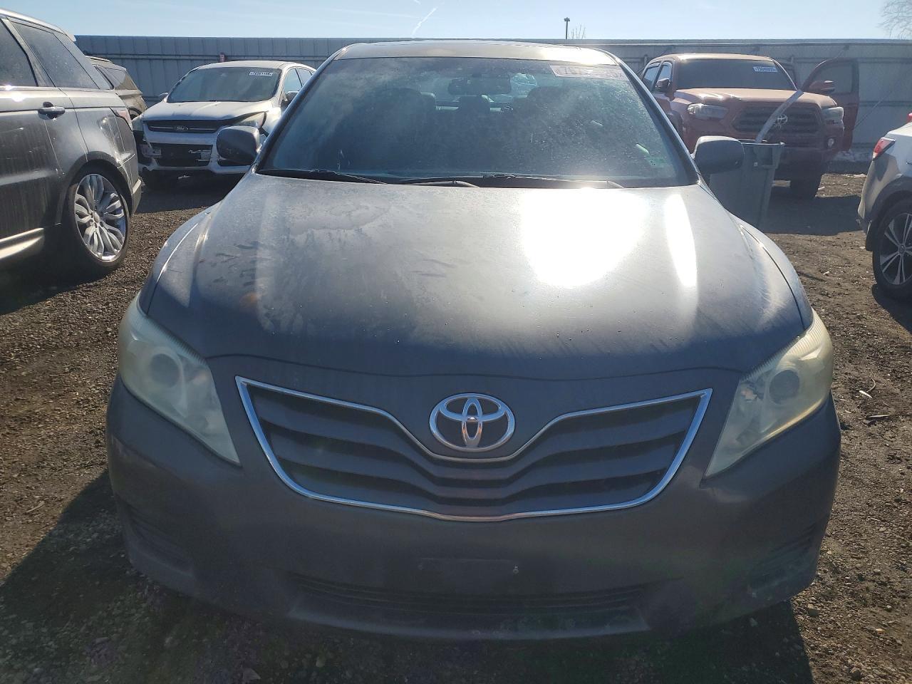 2011 Toyota Camry Base - Фото 5
