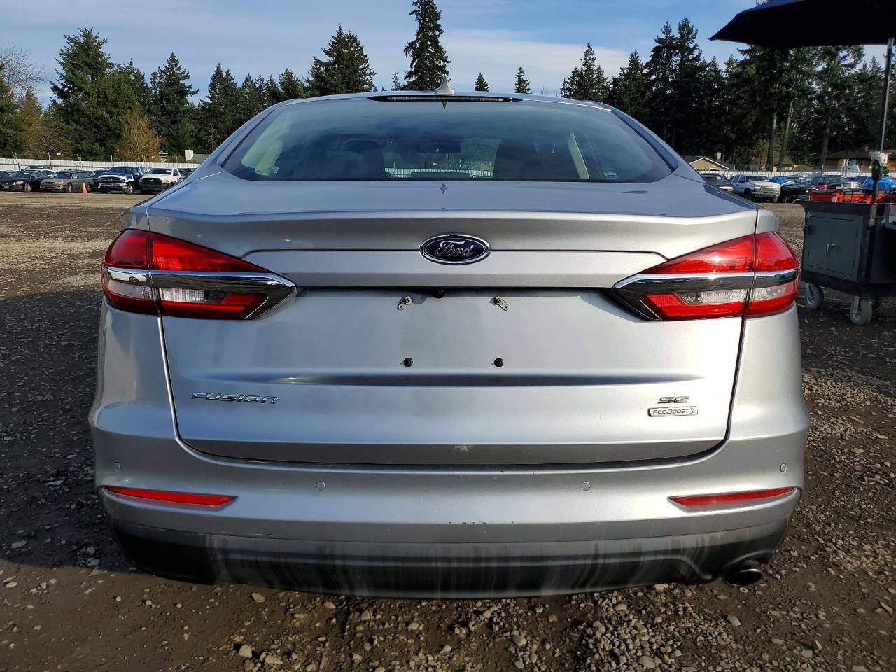 2020 Ford Fusion Se - Image 6