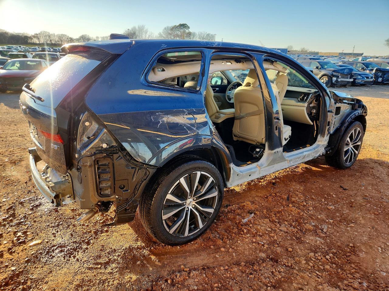 2025 Volvo Xc60 Plus - Фото 3