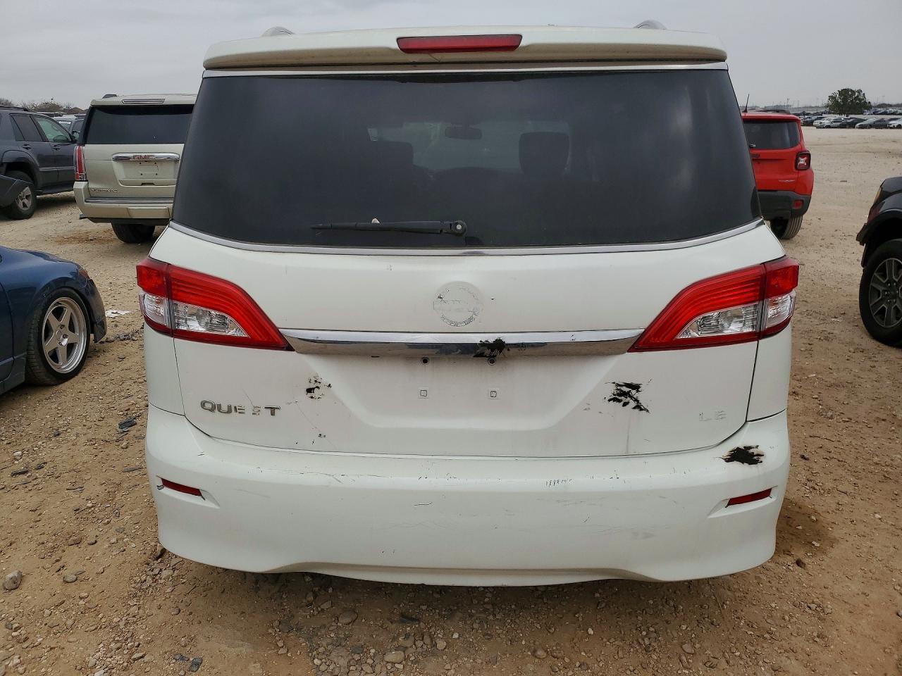 2011 Nissan Quest - Image 6