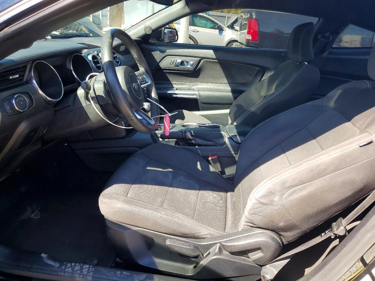 2016 Ford Mustang - Фото 7