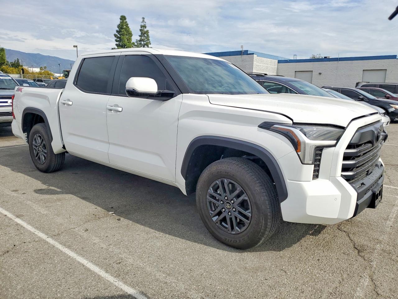 2025 Toyota Tundra Crewmax Sr - Фото 4