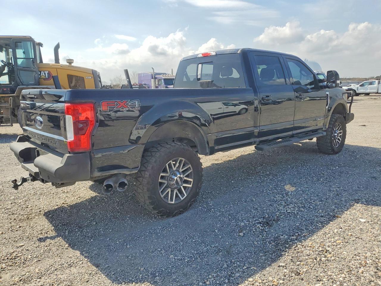 2017 Ford F350 Super Duty - Фото 3