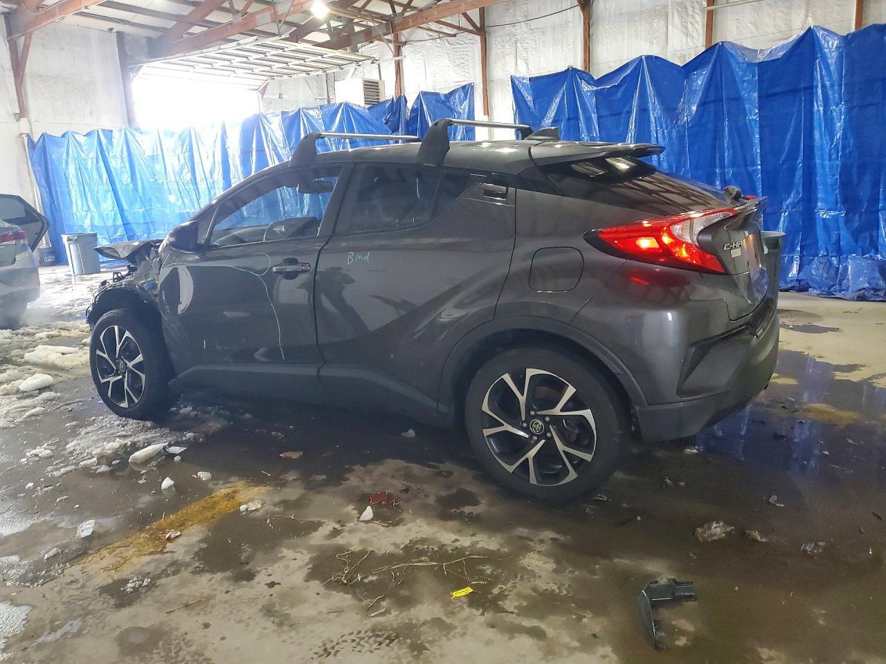 2019 Toyota C-Hr Xle - Image 2