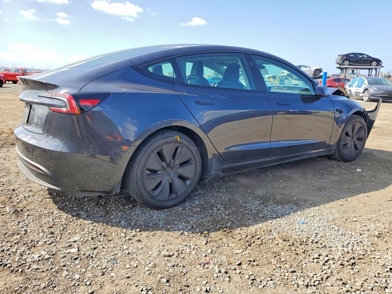 2024 Tesla Model 3 - Фото 3