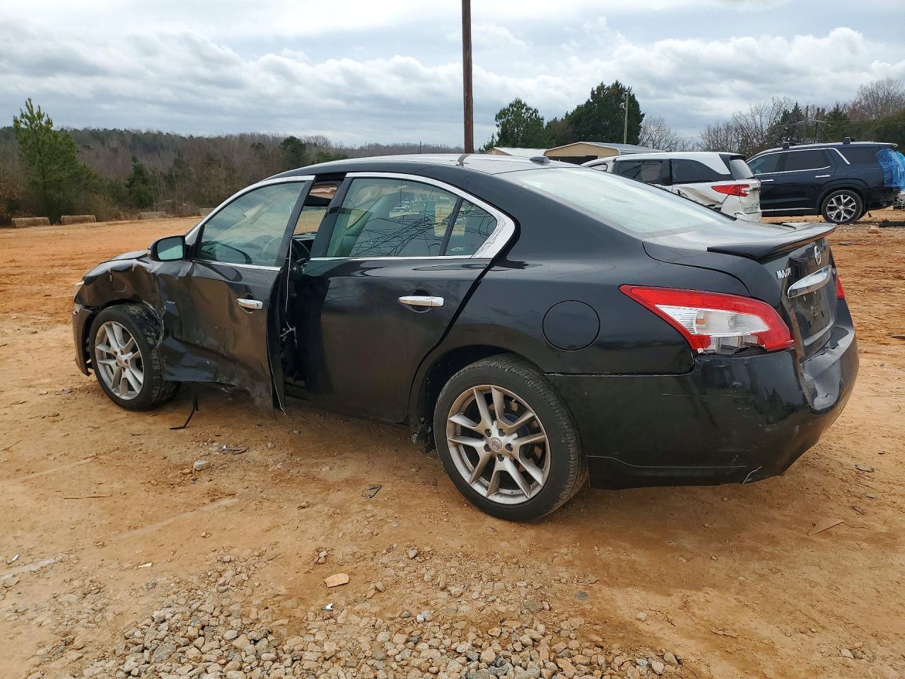 2011 Nissan Maxima S - Image 2