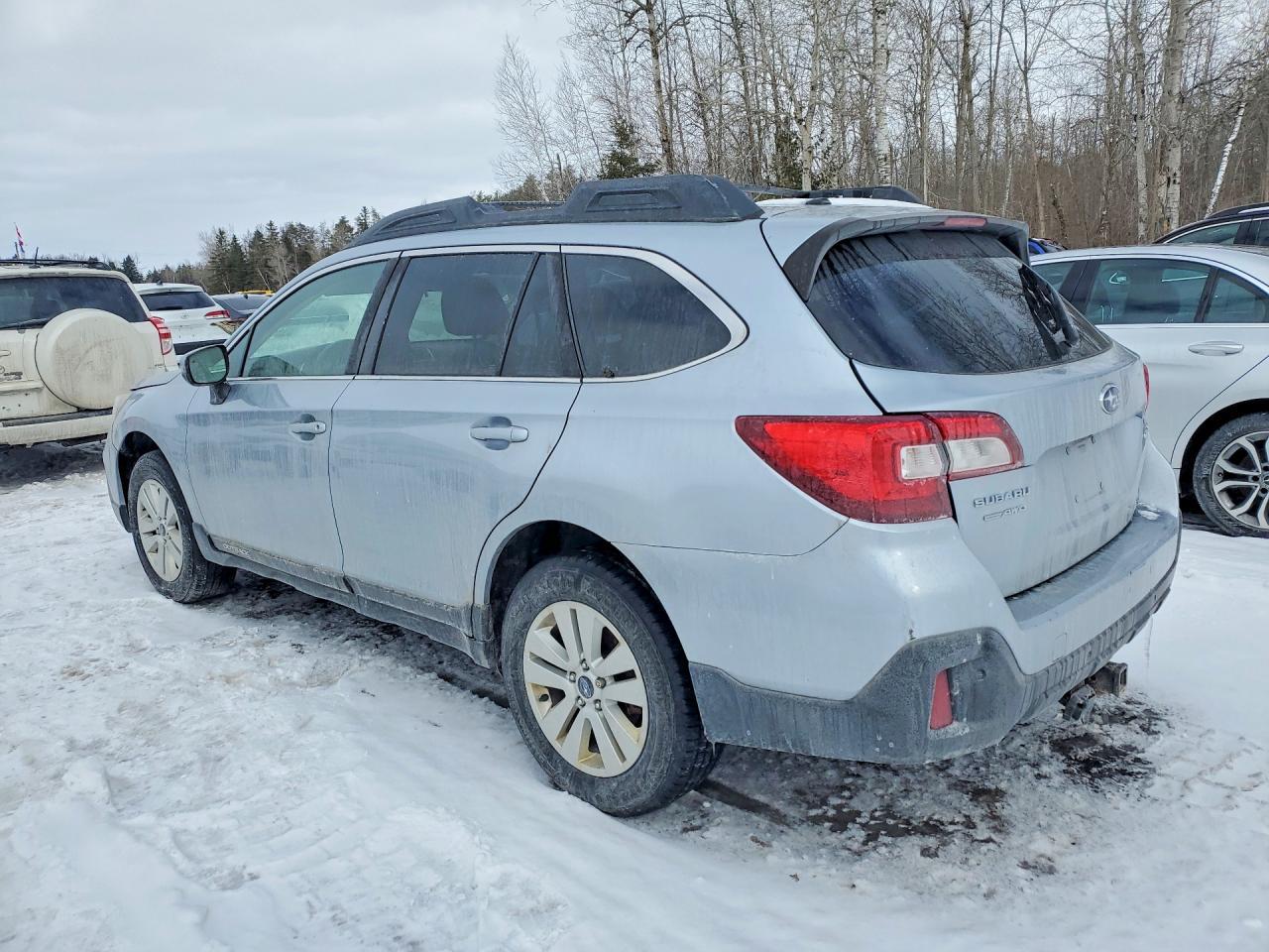 2019 Subaru Outback 2.5I Premium - Image 2
