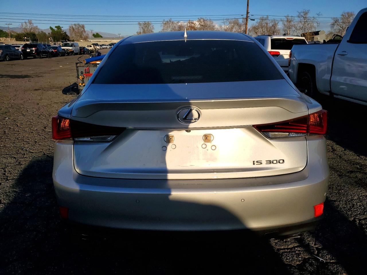 2018 Lexus Is 300 - Image 6